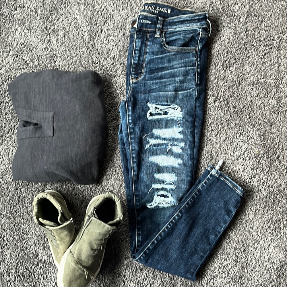 American Eagle Women’s Hi Rise Jegging. Size 6. Super Super Stretch X.